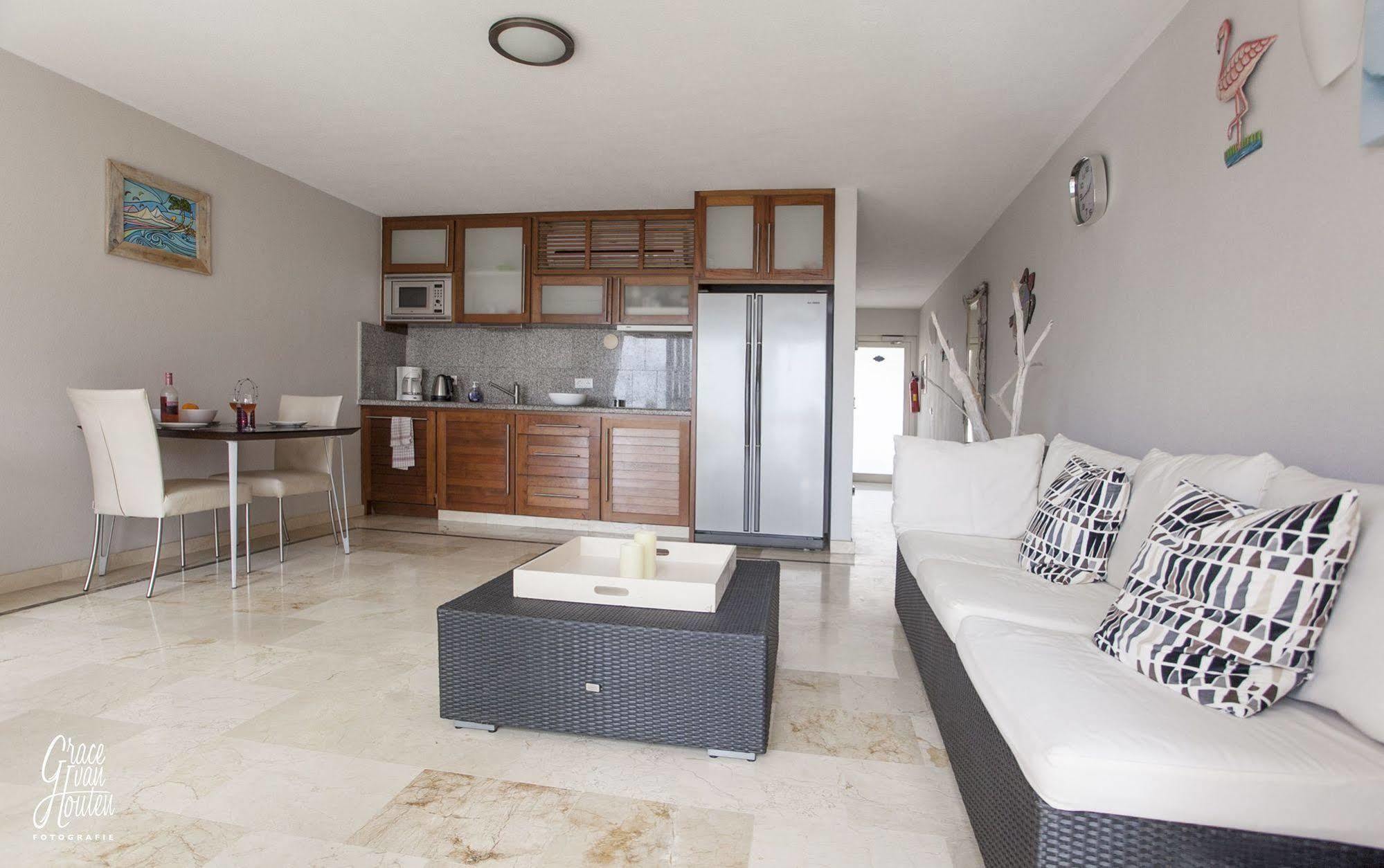 Bonaire Seaside Apartments 외부 사진